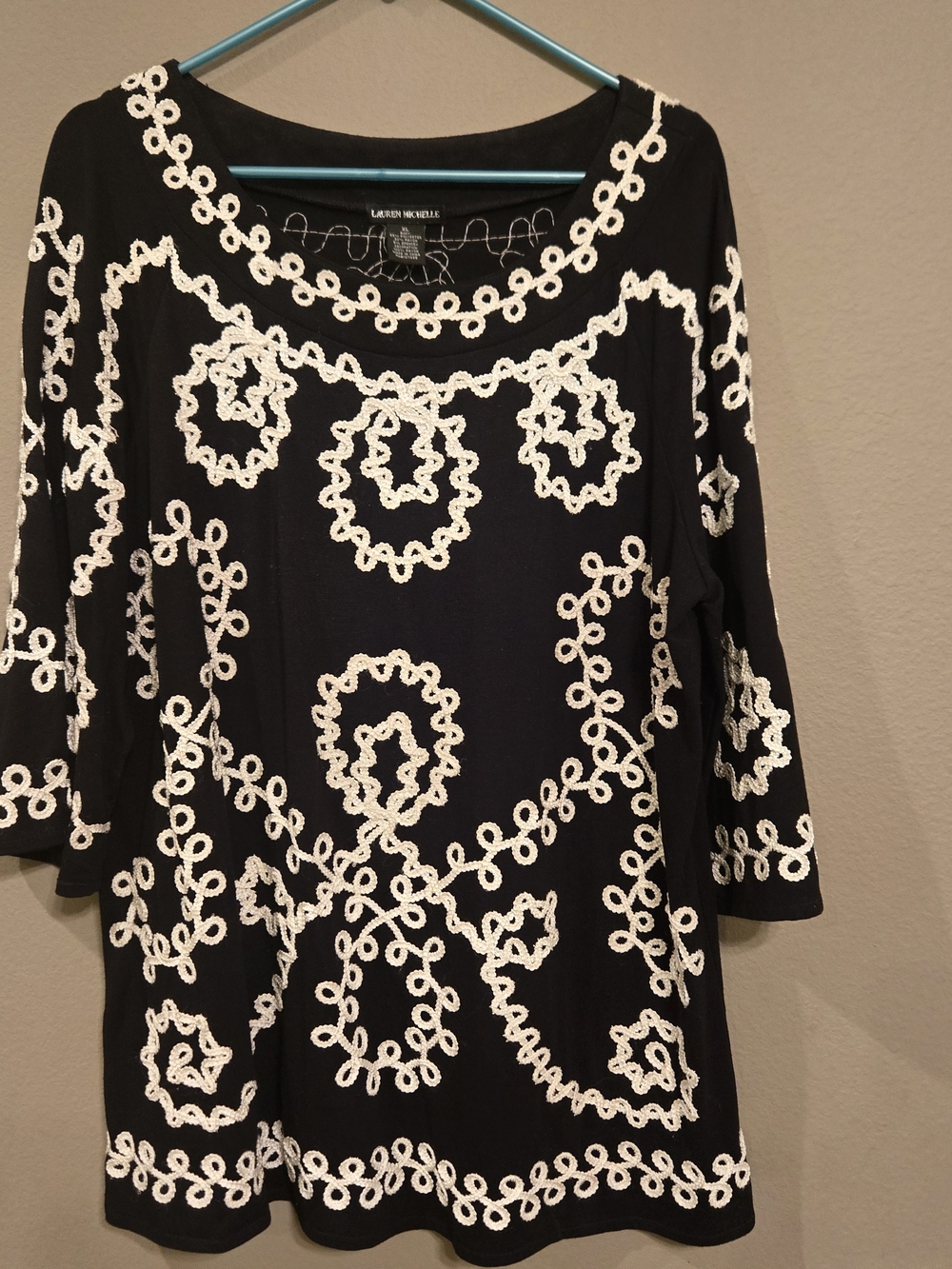 Lauren Michelle Black Long-Sleeve Tunic with White Embroidered Motifs Size XL